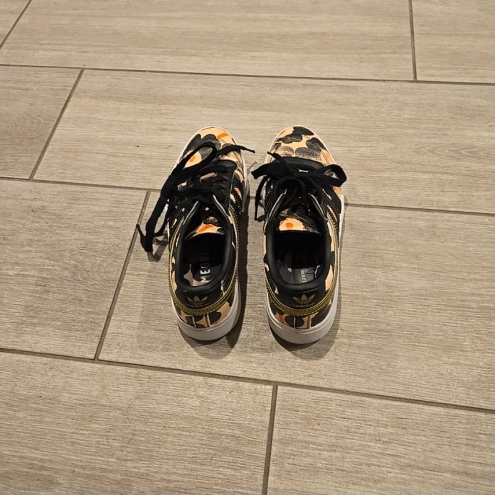 Women's Adidas Marimekko Lace Up Sneakers Size 6